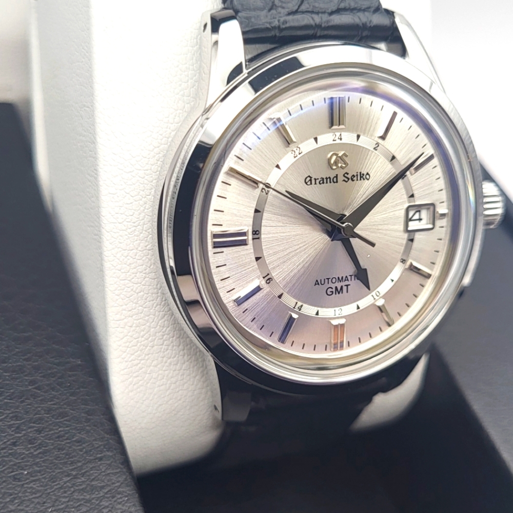 New Custom 39mm Seiko Mod Automatic GMT Watch - Picture 4 of 10